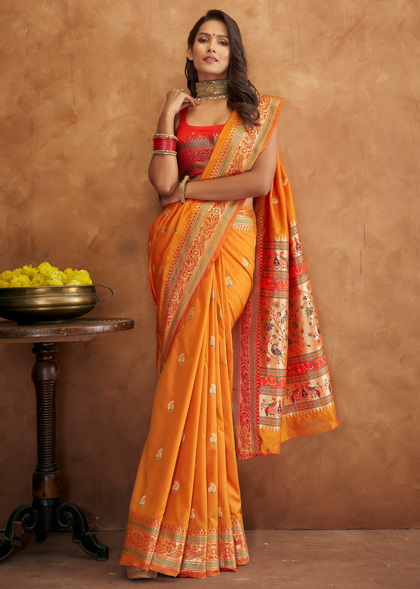 WOVEN WORK Yellow Soft raw Silk two tone Weaving saree, 5.5 m (separate  blouse piece) at Rs 1350/piece in Surat